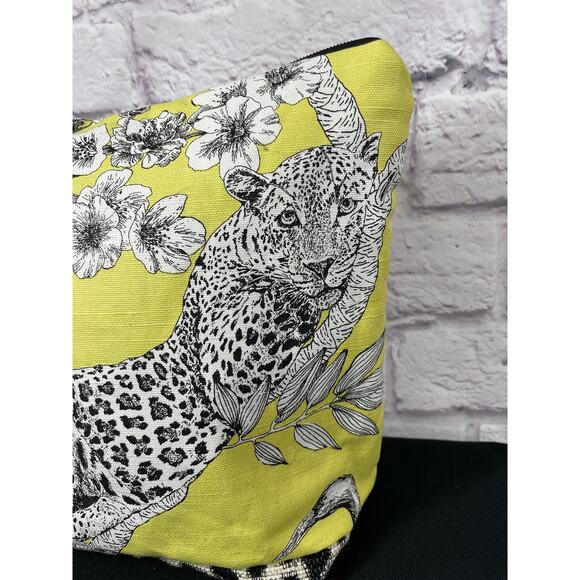 Lounging leopard fabric, handmade one of a kind toiletry bag - Picture 3 of 7